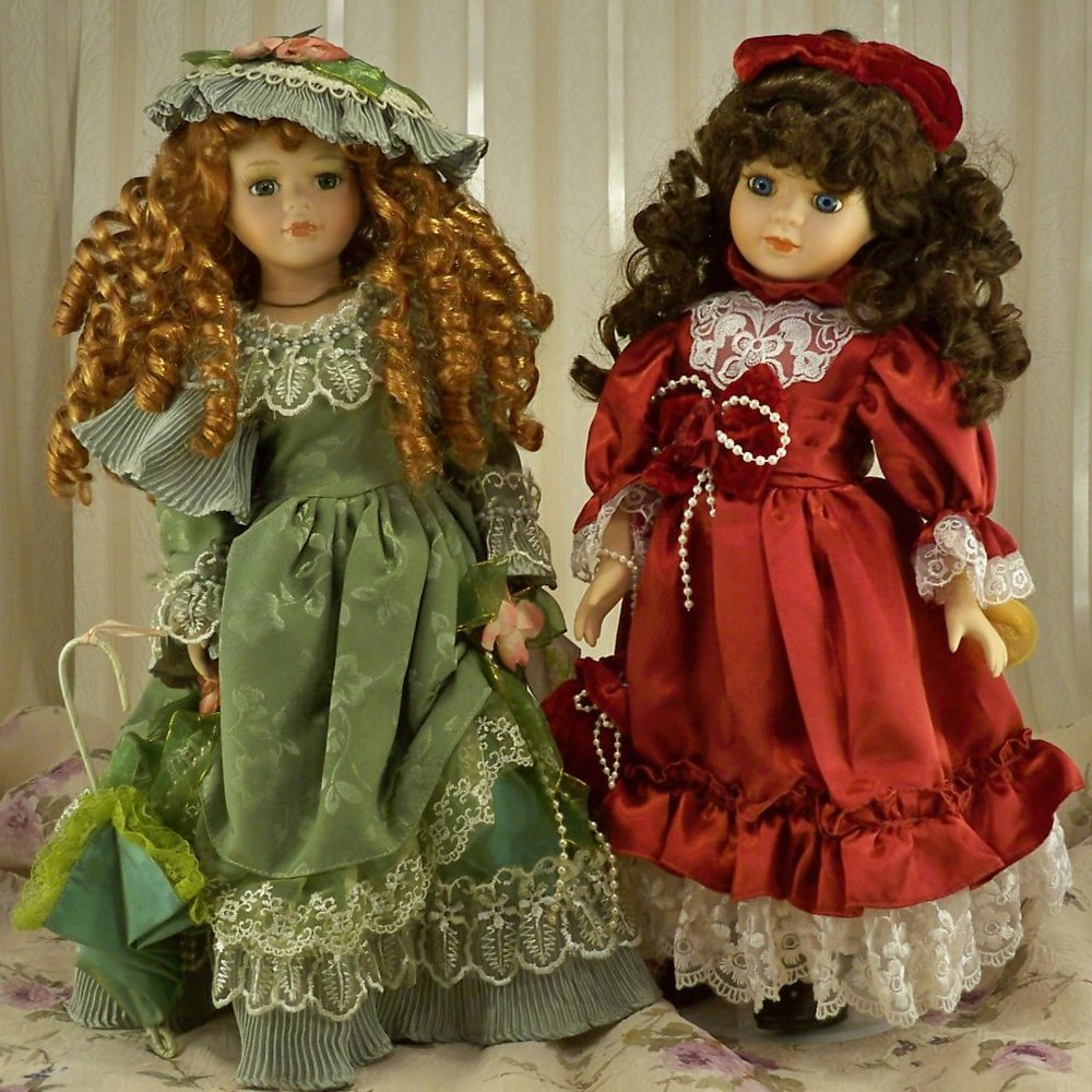 *Cathay Collection Porcelain 2 Doll W/Stand